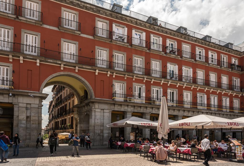 Apartamentos El Rastro Madrid Exterior photo